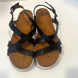 Crown Vintage Black Strap White Sole platform sandals | Sz 9.5M Like New! Summer